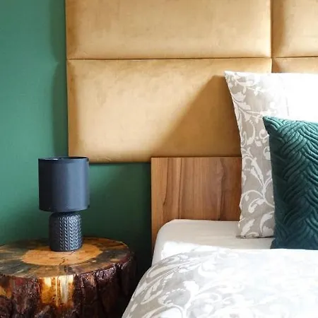 Tawerna-stawiska * Garbatka-Letnisko