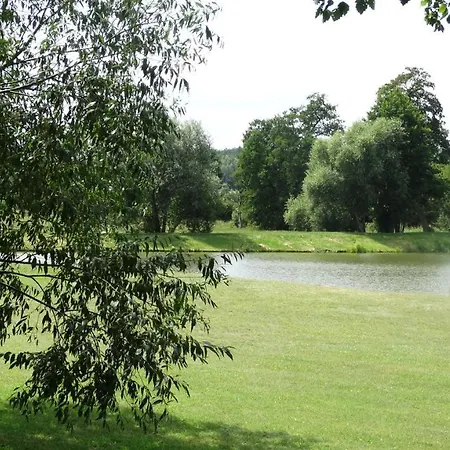 Tawerna-stawiska Semesteranläggning (resort) Garbatka-Letnisko