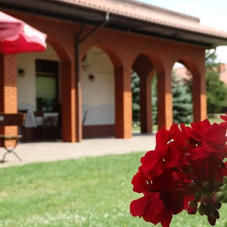 Tawerna-stawiska Θέρετρο Garbatka-Letnisko